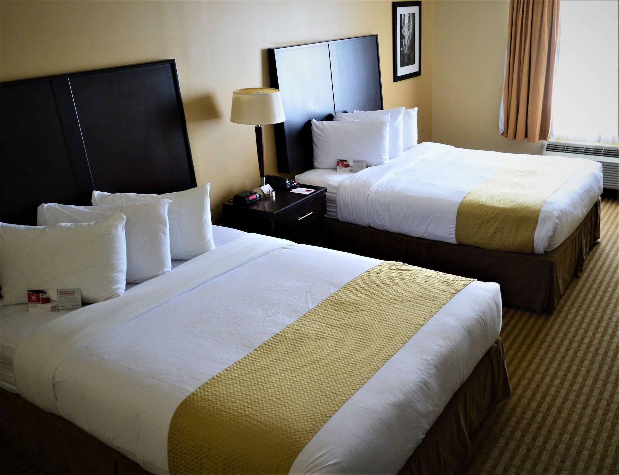 Ramada By Wyndham Cold Lake Екстер'єр фото